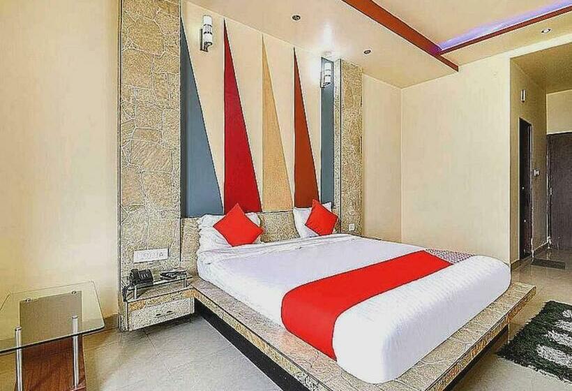 三人经典房间, Collection O 7r Resort
