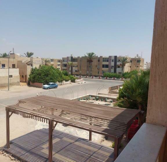 اتاق استاندارد سه تخته با چشم‌انداز باغ, Delmon