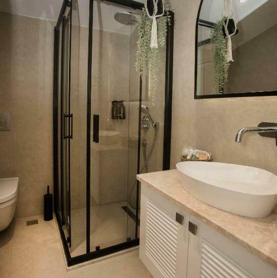اتاق لوکس با بالکن و چشم‌انداز دریا, Pastel Rooms