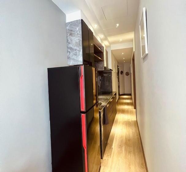 行政套房, Oxy Suites 1 01 At Shop House Meisterstadt Pollux Habibie