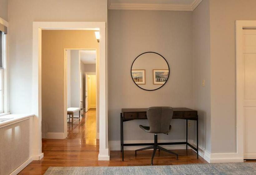 Люкс Повышенной Комфортности, Onesixtyfive, The Inn On Park Row