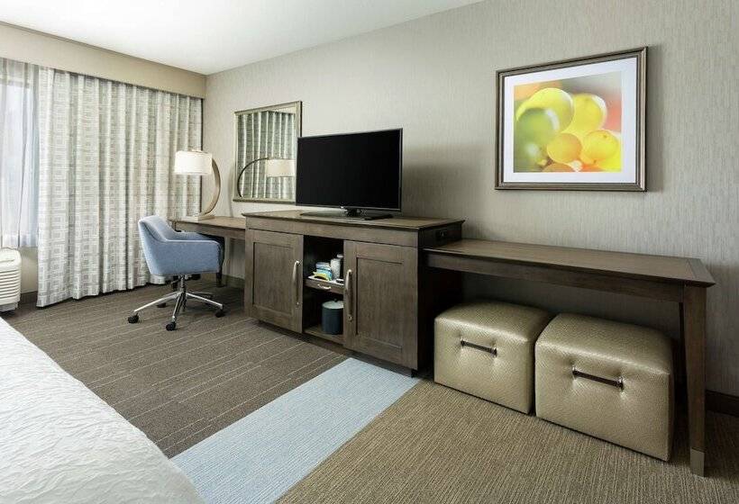 Номер Стандарт Адаптированный для Инвалидов, Hampton Inn & Suites Napa