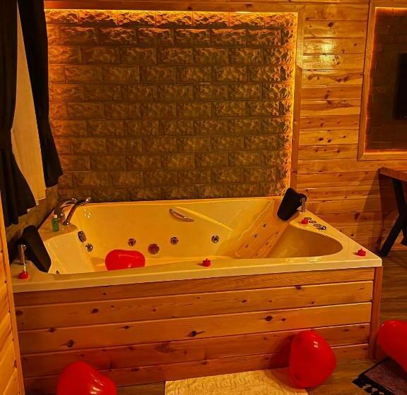 스위트 킹사이즈 침대, Ria Süit Otel Bungalov