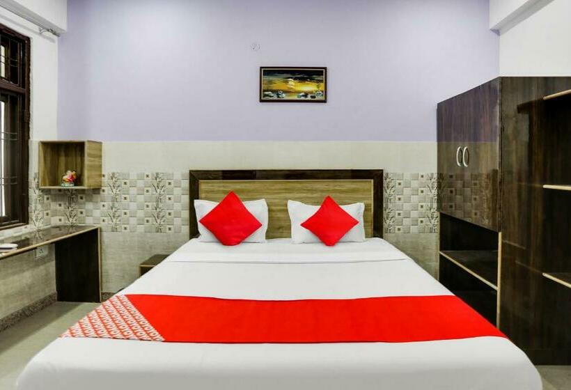 Трехместный Номер Классика, Oyo Flagship 81410 Ap Palace