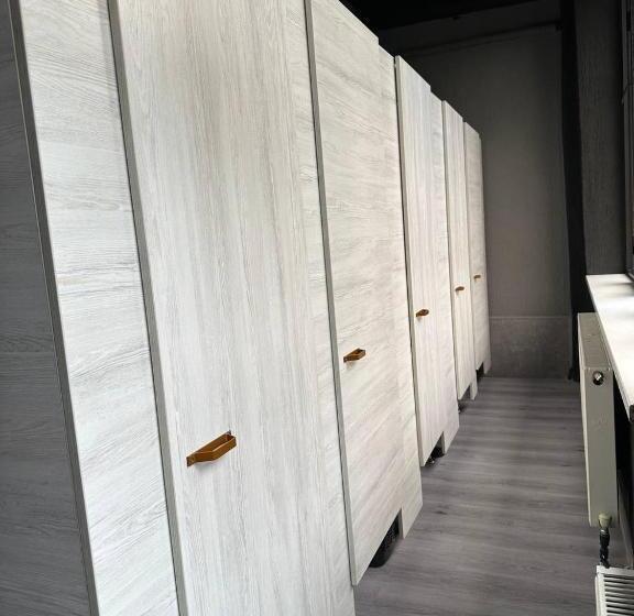 4인용 스탠다드 룸, Dubai Hostel