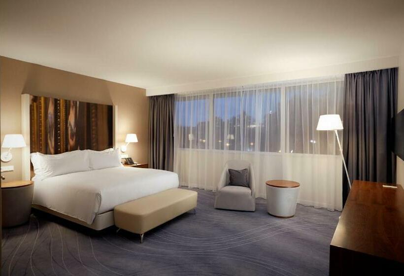 带大床的豪华间, Doubletree By Hilton Hotel Wroclaw