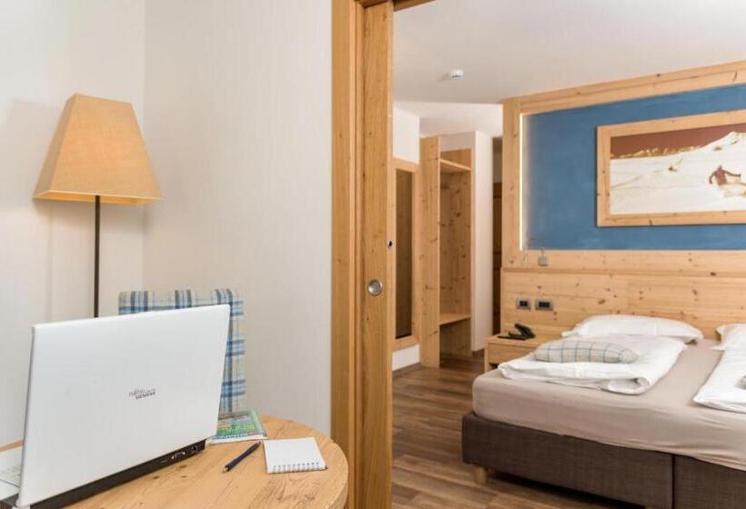 Четырехместный Номер Deluxe, Garni Lastei