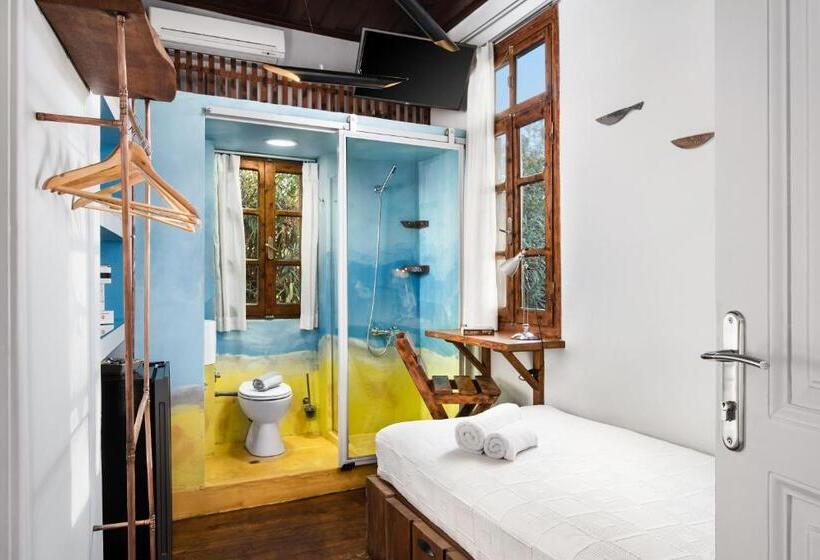 Номер Стандарт Индивидуальный, Favela Living Space