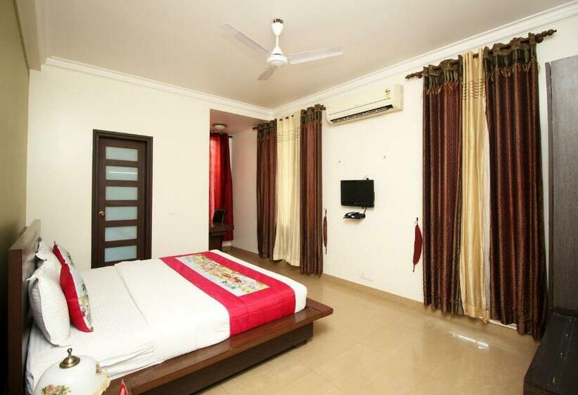 Трехместный Номер Классика, Collection O 8704 Hotel Sakshi