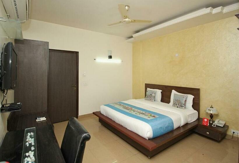 Трехместный Номер Классика, Collection O 8704 Hotel Sakshi