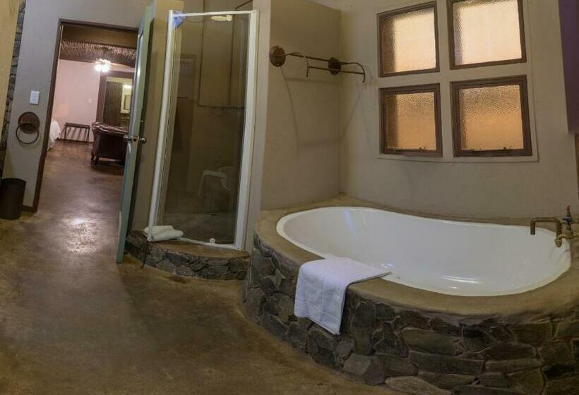 Семейный Номер, Emoya Basotho Lodge