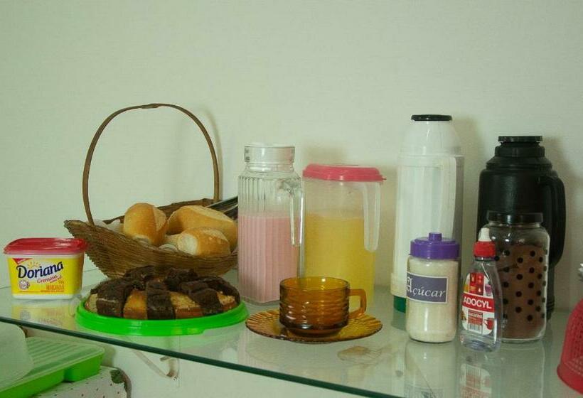اتاق استاندارد سه نفره, Nove De Julho