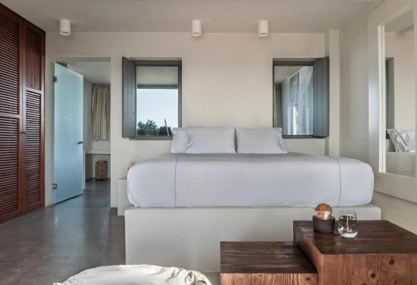 Deluxe люкс с видом, West East Suites