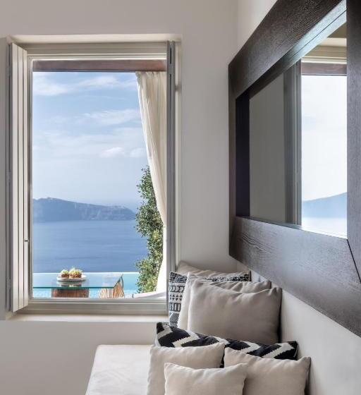 Superior suite with view, West East Suites