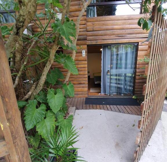Quarto Triplo Estandar Vista Jardim, The Search House