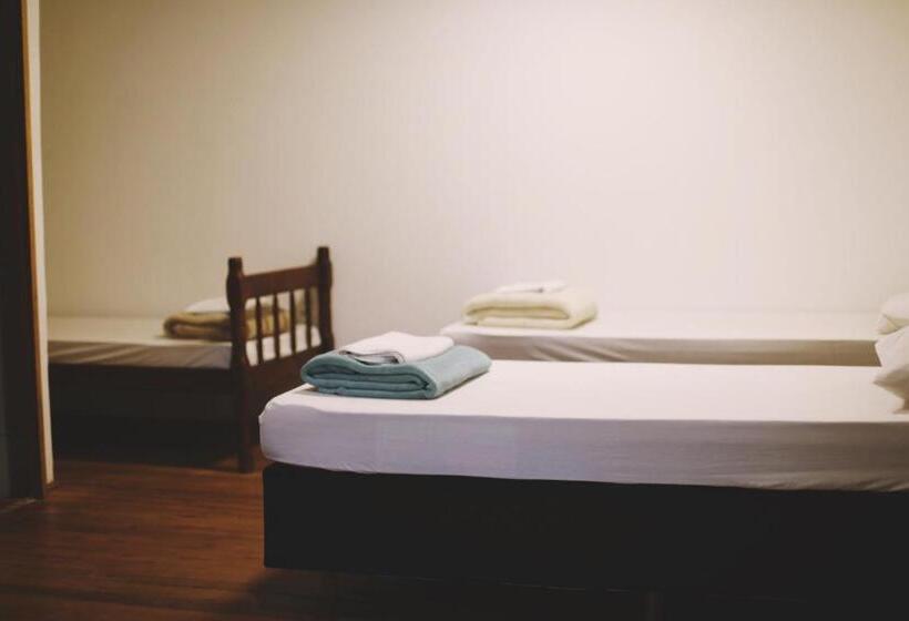 Quarto Triplo Estandar Vista Jardim, The Search House