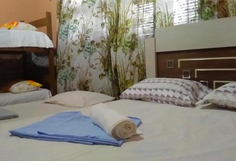 اتاق خانوادگی, Praieiro Hostel Albergue