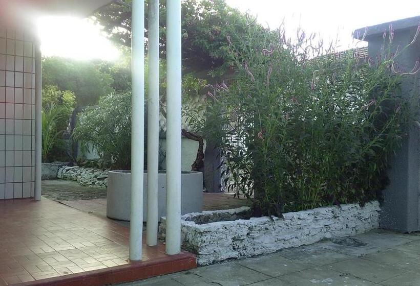 اتاق خانوادگی, Praieiro Hostel Albergue
