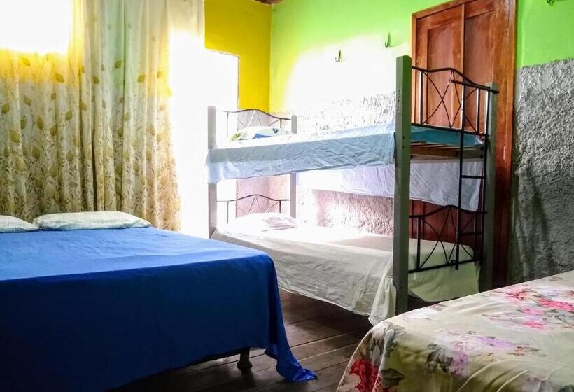 Семейный Номер, Praieiro Hostel Albergue