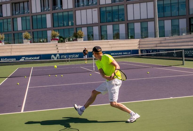 Номер Стандарт, Rafa Nadal Residence