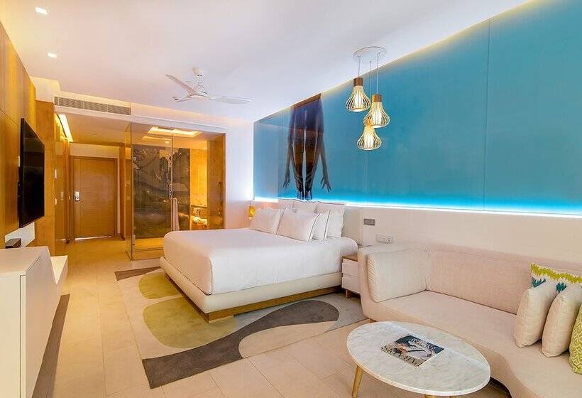 سوییت جونیور کلاب, Breathless Montego Bay