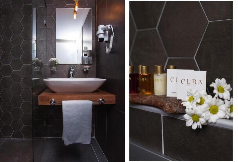 اتاق لوکس, Cura
