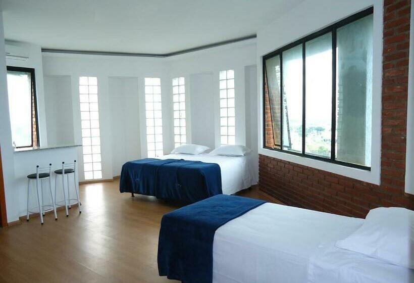 Quarto Estandar, St. Daniel