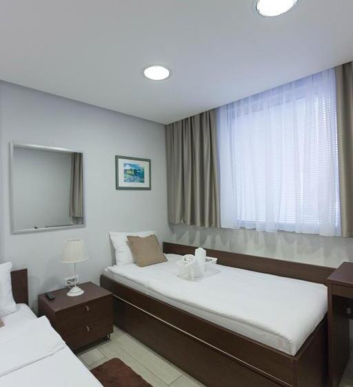 اتاق استاندارد چهار تخته, 7 Hills Rooms