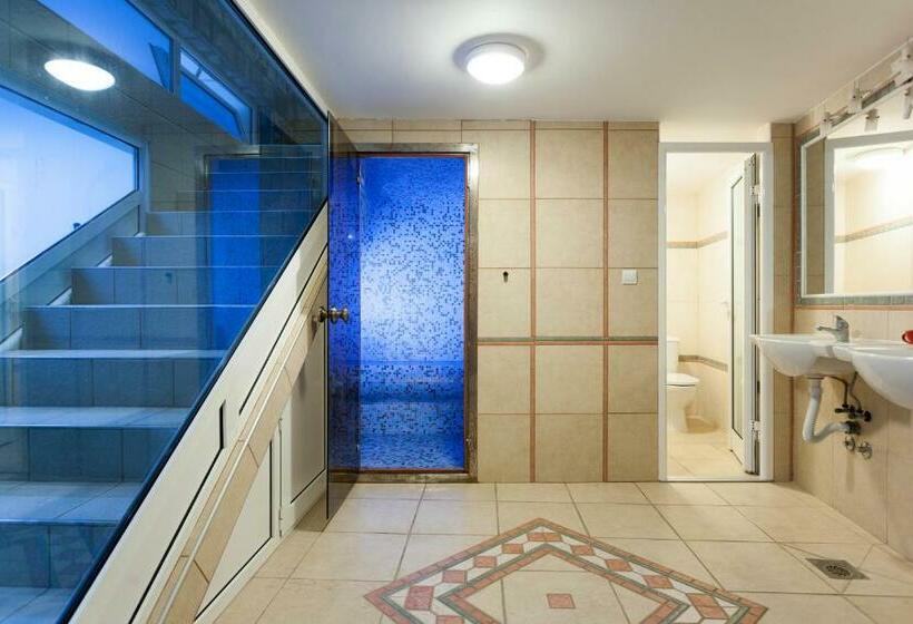 آپارتمان 1 خوابه با چشم‌انداز استخر, Spa Resort Bečići