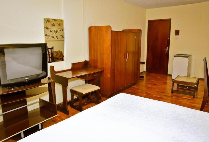 Номер Deluxe, Estoril