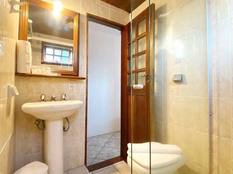 Quarto Superior Quádruplo, Are Hotel Brunello