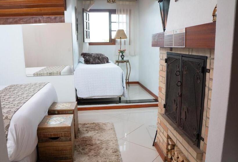 Quarto Estandar com Hidromassagem, Pousada Suiça Mineira Centro