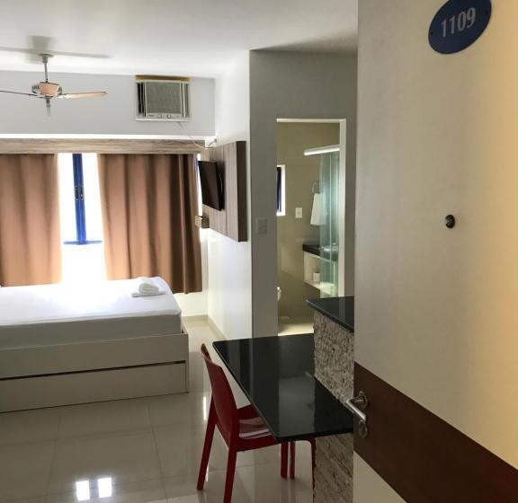 استودیوی استاندارد با چشم‌انداز دریا, Studio Everest Flats