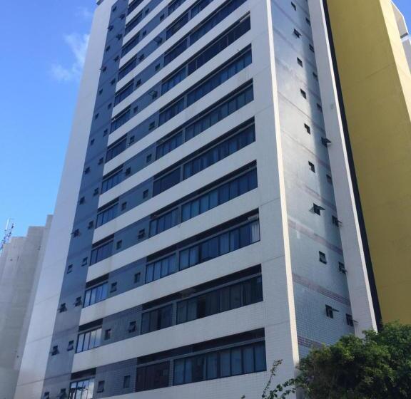 استودیوی استاندارد با چشم‌انداز دریا, Studio Everest Flats