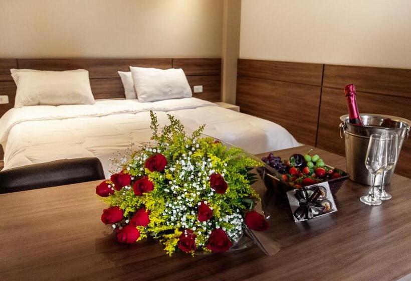 자쿠지 스위트, London Hotel Londrina