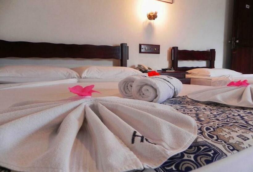 Трехместный Номер Deluxe, Columbus