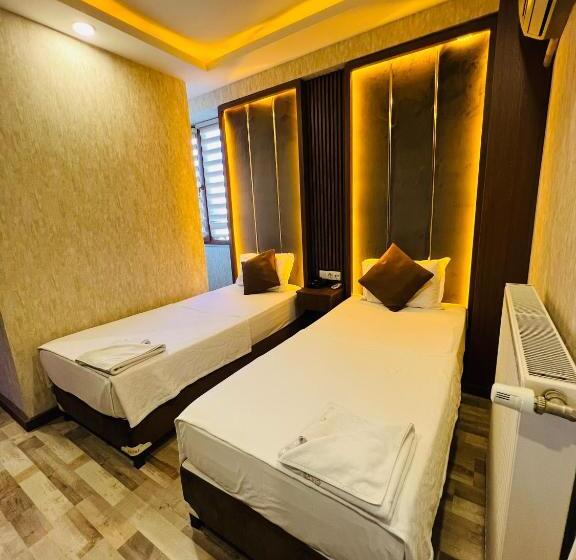اتاق لوکس, Liman