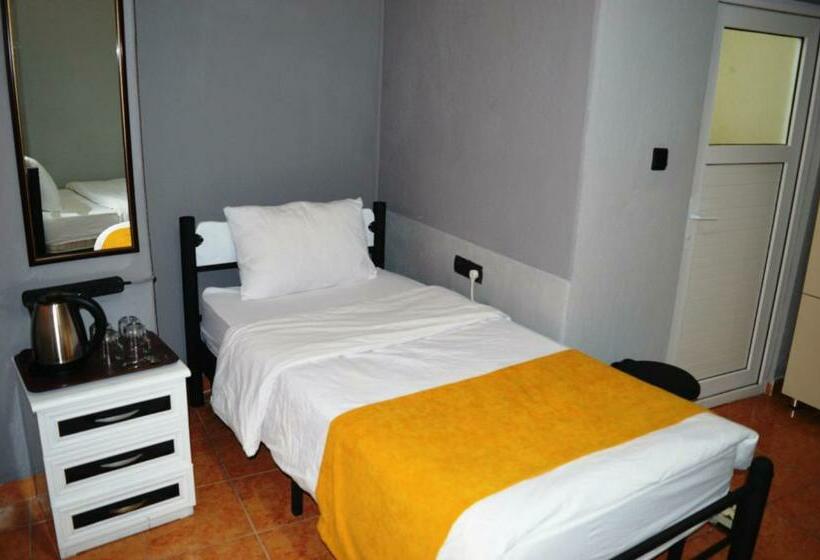 ルームシェアのワンベッド, Hostel Terra Vista