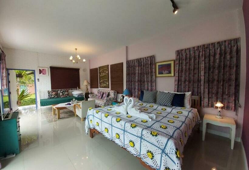 اتاق لوکس, Gumbie House