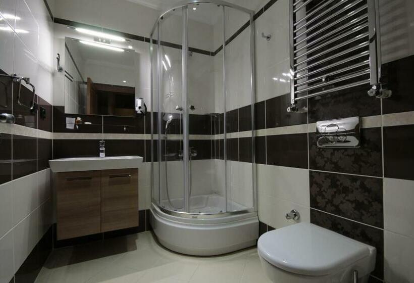 اتاق استاندارد سه نفره, Ayderoom