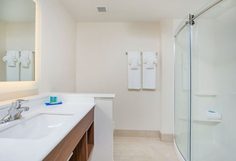 Люкс Адаптированный для Инвалидов, Holiday Inn Express & Suites Covington, An Ihg