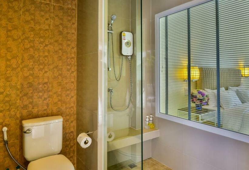 Номер Deluxe Вид на Бассейн, Southgate Residence Hotel   Sha Certified