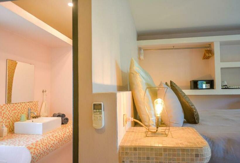 Номер Deluxe с Террасой, Le Divine Comedie Beach Resort