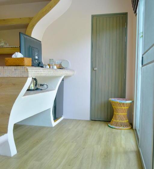 Номер Deluxe с Террасой, Le Divine Comedie Beach Resort