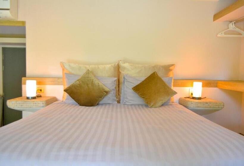Номер Deluxe с Террасой, Le Divine Comedie Beach Resort