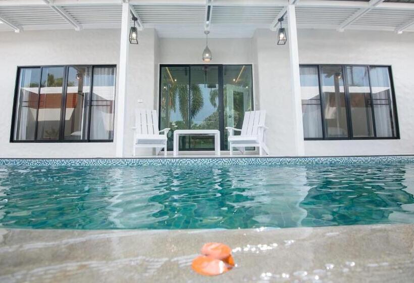 ویلای یک اتاق خوابه با استخر شنا, Seashell Village Resort
