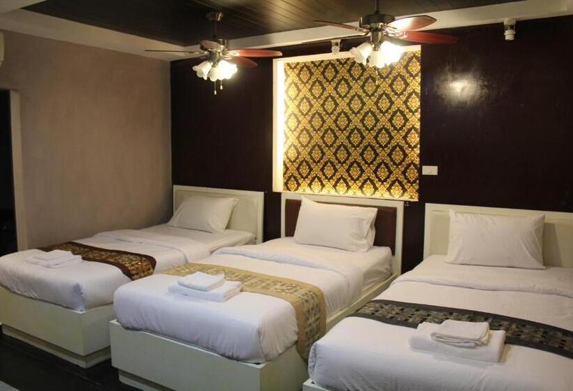 اتاق استاندارد سه نفره, S30