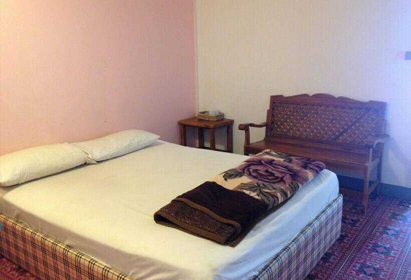 标准间, Natpob Sleep Station Motel