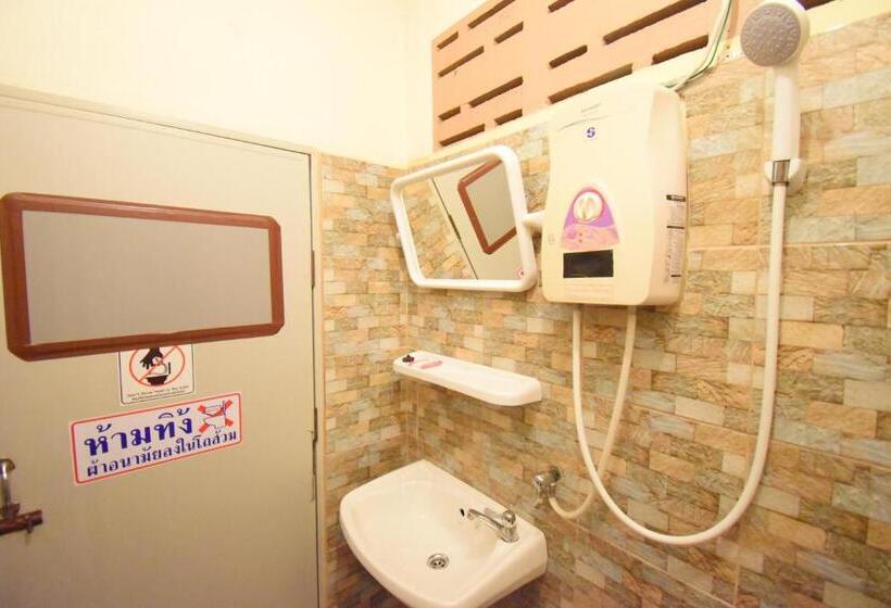 اتاق استاندارد سه نفره, Mukda Guesthouse