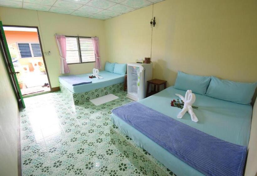 اتاق استاندارد چهار تخته, Mukda Guesthouse
